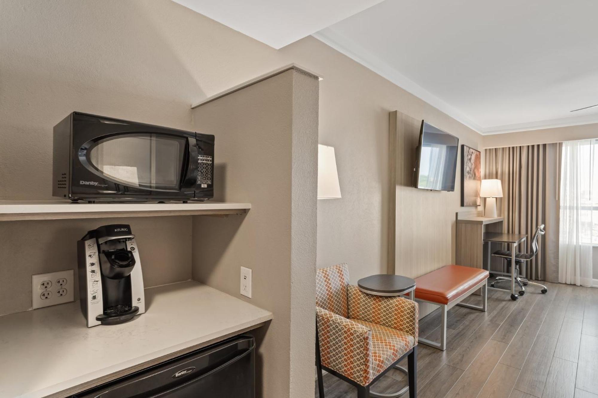 Holiday Inn Baton Rouge College Drive I-10 By Ihg Exterior foto